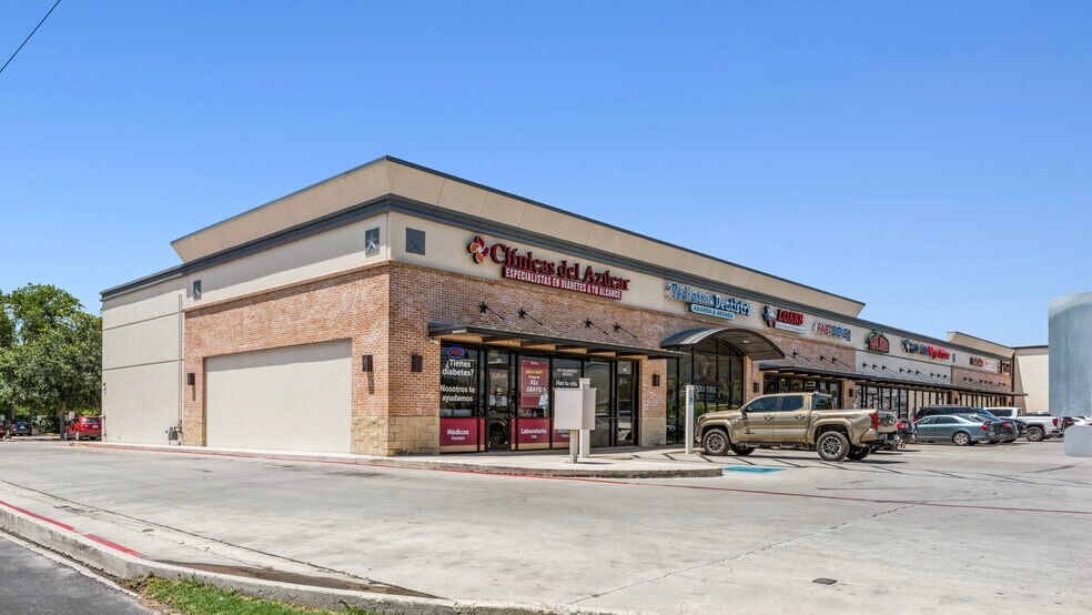 1714 SW Military Dr, San Antonio, TX à vendre - Photo de l’immeuble – Image 1 sur 6