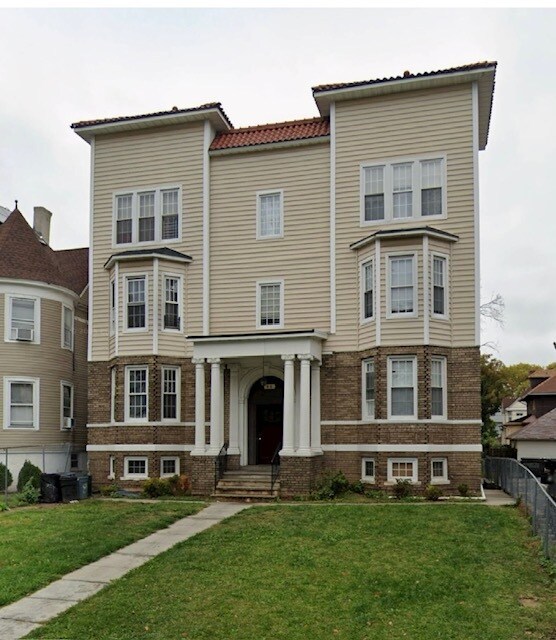 84 Carnegie Ave, East Orange, NJ à vendre Photo de l’immeuble– Image 1 sur 2