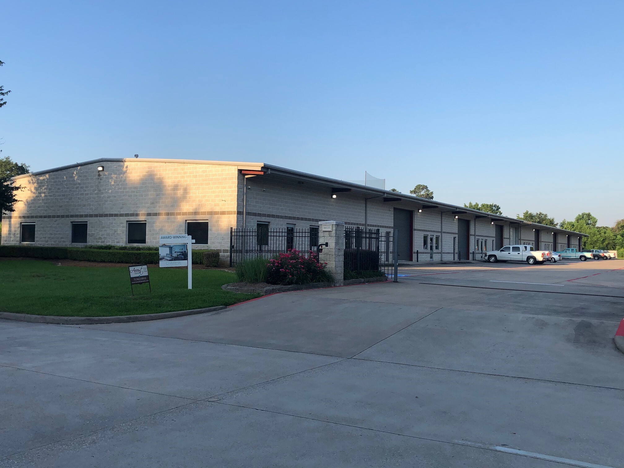 16535 Hollister St, Houston, TX à louer Photo de l’immeuble– Image 1 sur 7