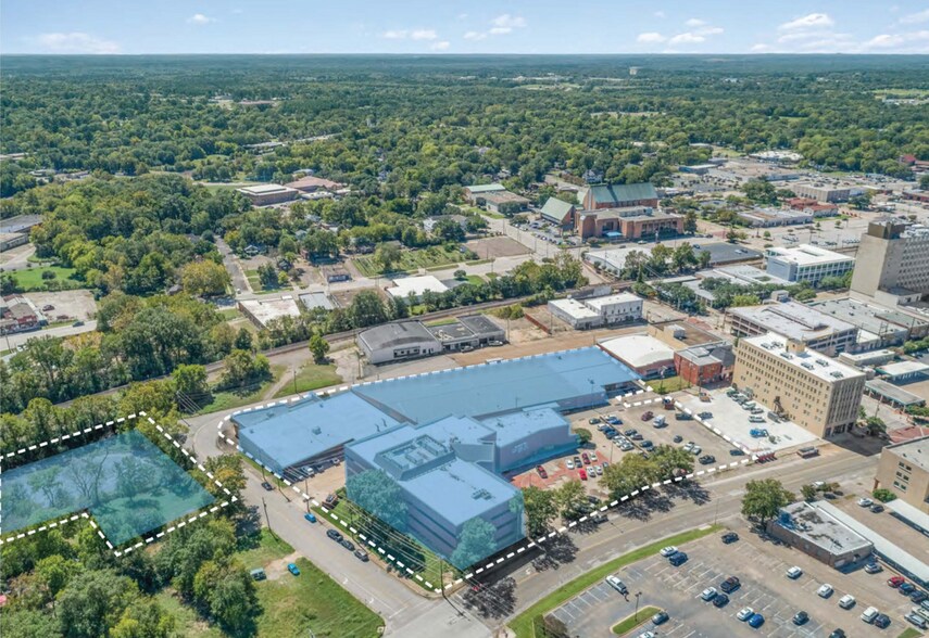 320 E. Methvin St & 325 E. Tyler St portefeuille de 2 biens à vendre sur LoopNet.fr - Photo de l’immeuble – Image 3 sur 12