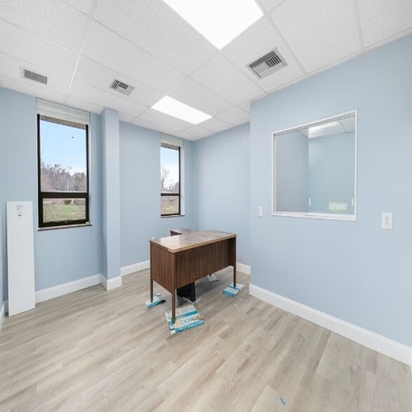 250 Wampanoag Trl, Riverside, RI à louer - Photo intérieure – Image 2 sur 16