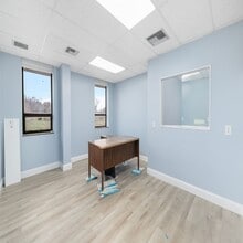 250 Wampanoag Trl, Riverside, RI à louer Photo intérieure– Image 1 sur 19