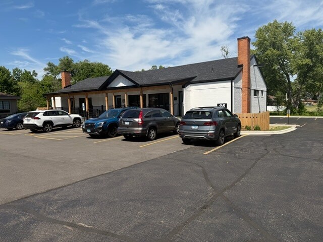 25 S Virginia St, Crystal Lake, IL à louer - Photo de l’immeuble – Image 3 sur 3
