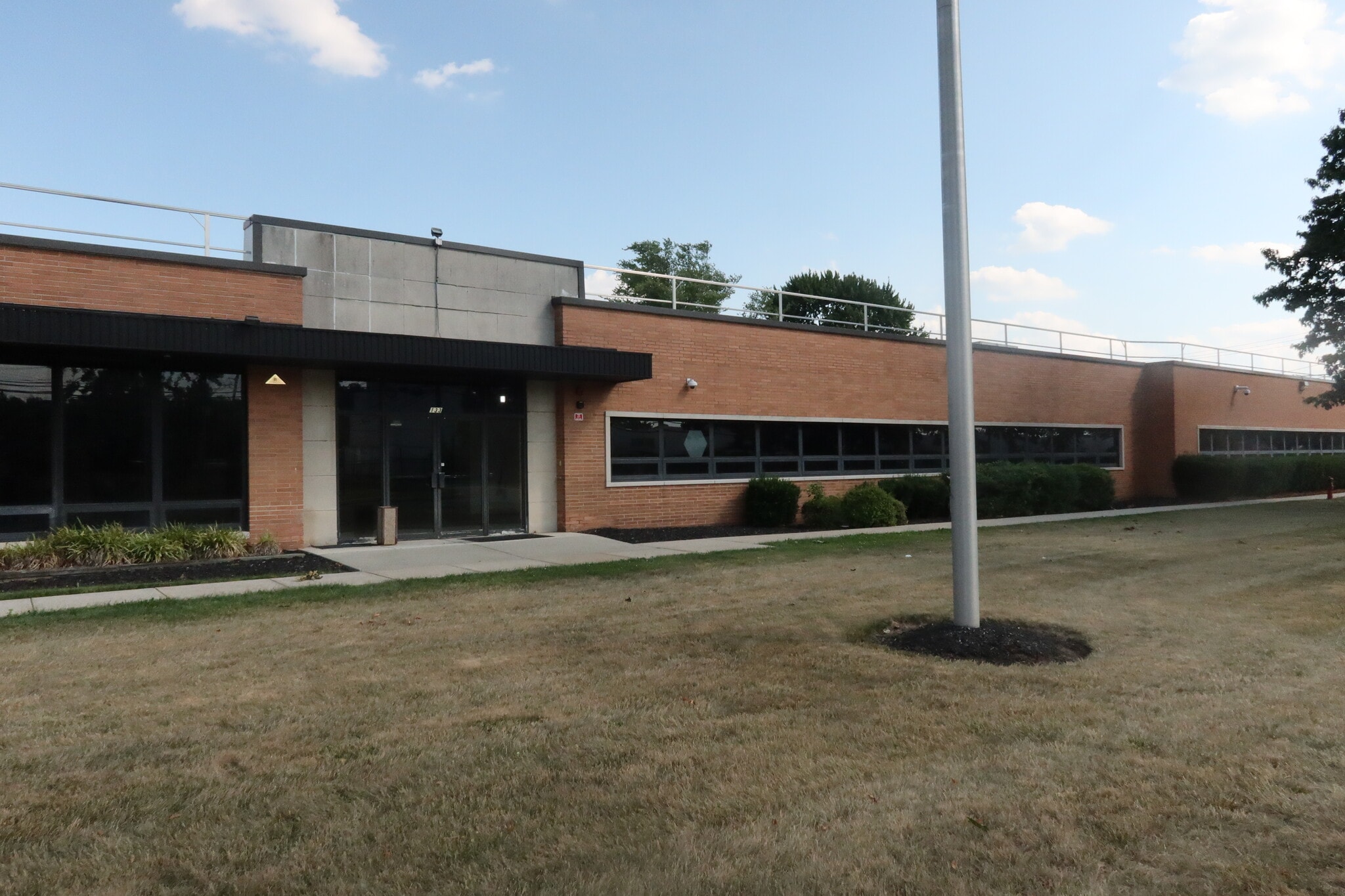 133 Terminal Ave, Clark, NJ à louer Photo de l’immeuble– Image 1 sur 7