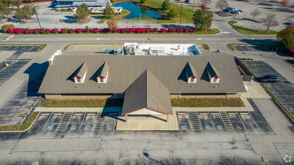 3710 W Dublin Granville Rd, Columbus, OH à louer - Photo de l’immeuble – Image 3 sur 7