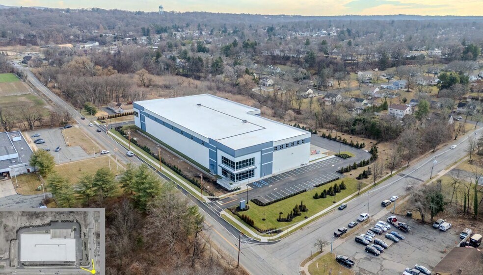 125 Pompton Plains Xrd, Wayne, NJ à louer - Photo de l’immeuble – Image 1 sur 7