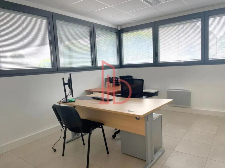 Bureau dans Bruges à louer - Photo de l’immeuble – Image 3 sur 7