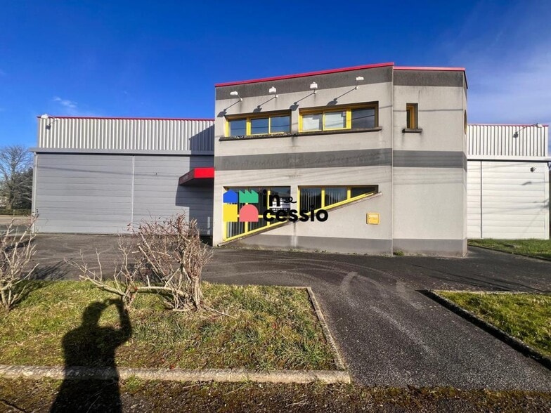 Local d’activités dans Vibraye à louer - Photo de l’immeuble – Image 2 sur 15