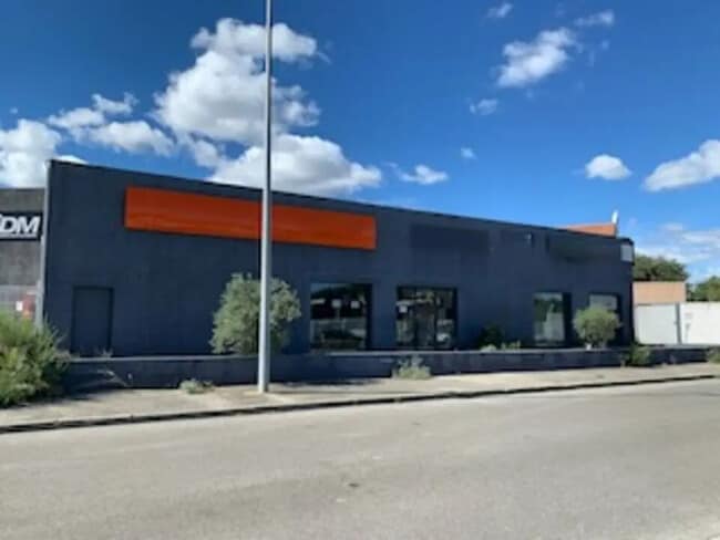 Plus de détails pour Local commercial à louer