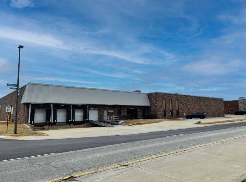 1501 Tonne Rd, Elk Grove Village, IL à louer - Photo de l’immeuble – Image 2 sur 6