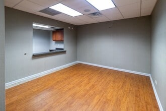 2400 N Ashland Ave, Chicago, IL à louer Photo intérieure– Image 2 sur 49