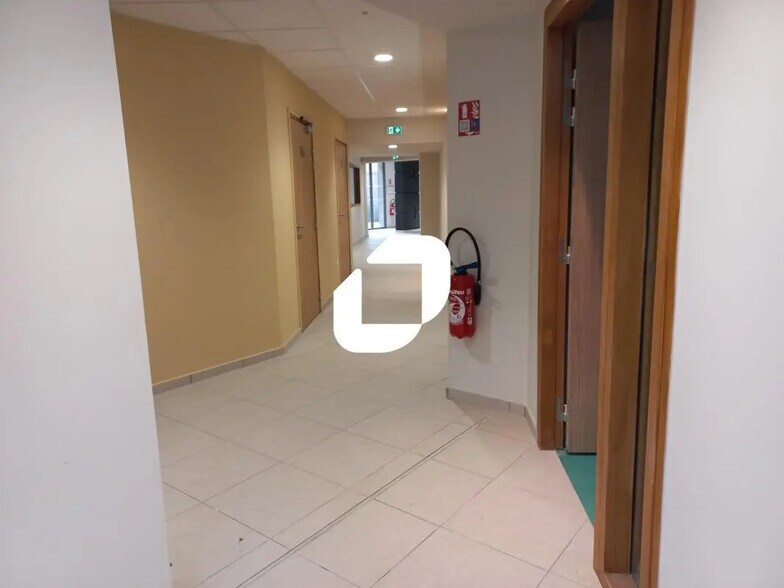 Bureau dans Roubaix à louer - Photo de l’immeuble – Image 3 sur 13