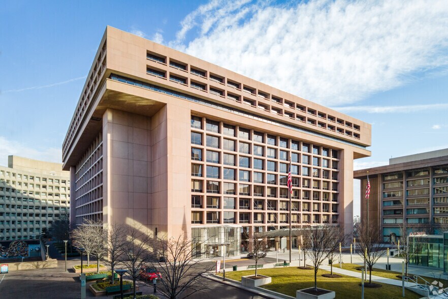 470-490 L'Enfant Plz SW, Washington, DC à louer - Photo de l’immeuble – Image 1 sur 11