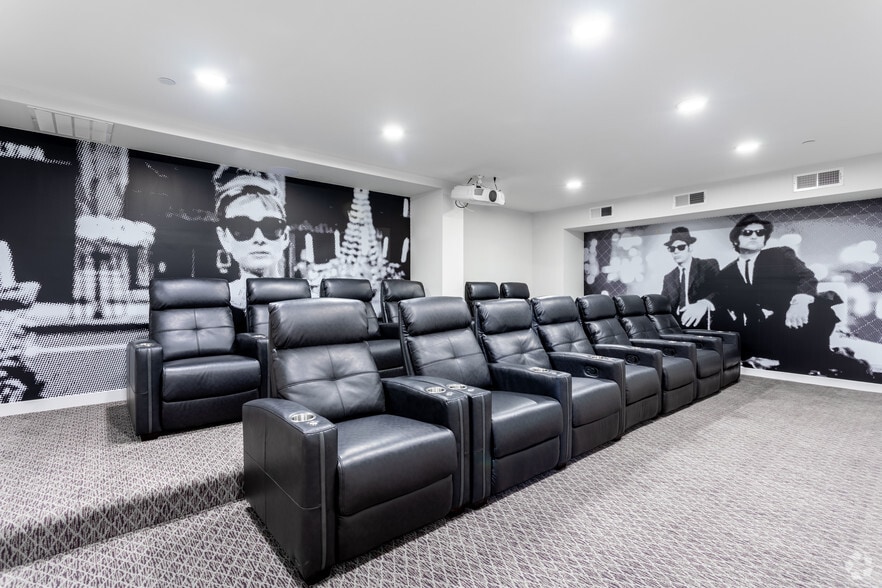 504 Glenbrook Rd, Stamford, CT à louer - Photo intérieure – Image 3 sur 3