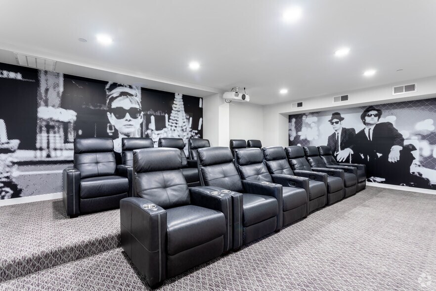504 Glenbrook Rd, Stamford, CT à louer - Photo intérieure – Image 3 sur 3
