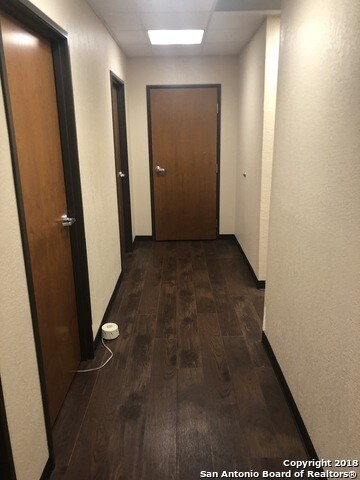 138 E Mistletoe Ave, San Antonio, TX à louer - Photo intérieure – Image 3 sur 23