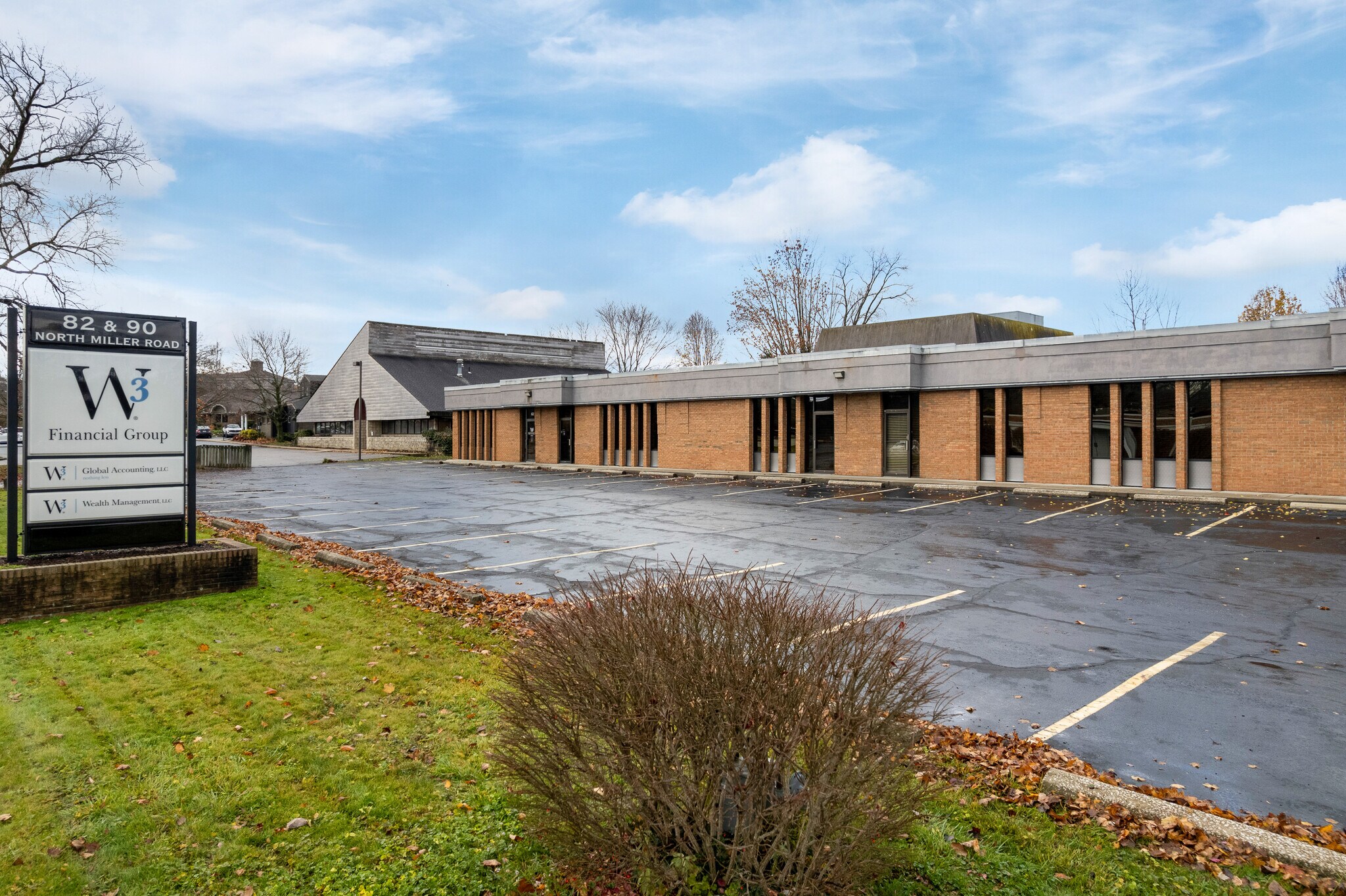 81-90 N Miller Rd, Fairlawn, OH à vendre Photo de l’immeuble– Image 1 sur 31