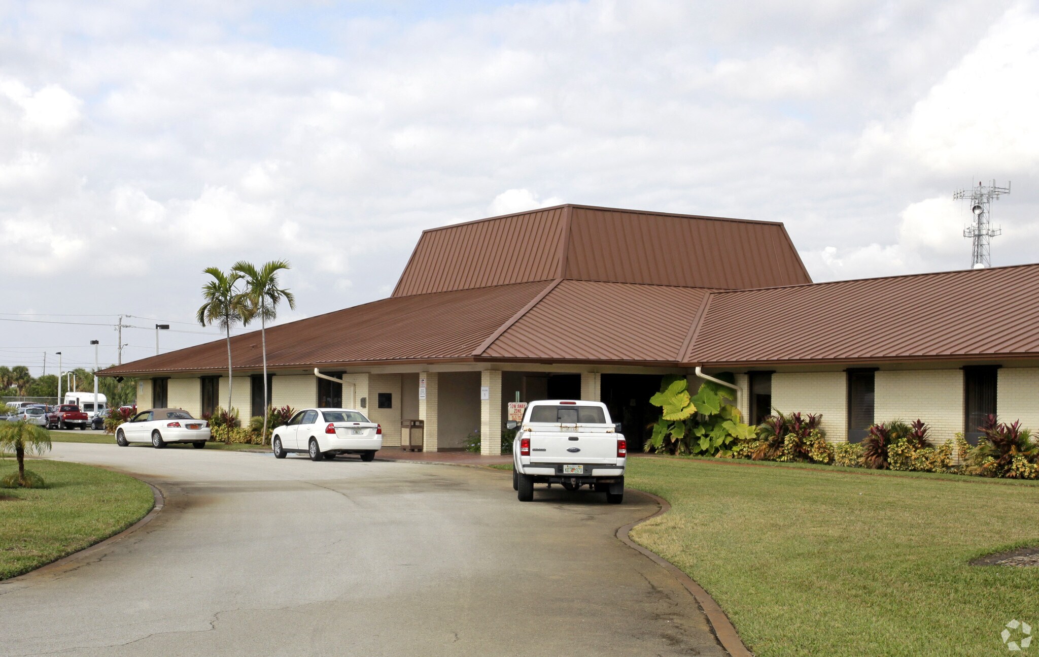 1041 45th St, West Palm Beach, FL à vendre Photo principale– Image 1 sur 18