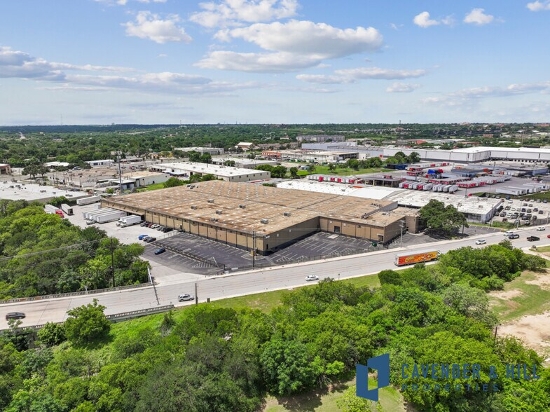 3200 E Houston St, San Antonio, TX à vendre - Aérien – Image 3 sur 27