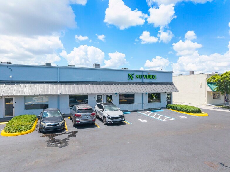 1703-1747 NW 38th Ave, Lauderhill, FL à louer - Photo principale – Image 1 sur 4
