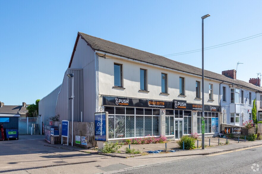 136-140 Stow Hill, Newport à louer - Photo principale – Image 1 sur 2