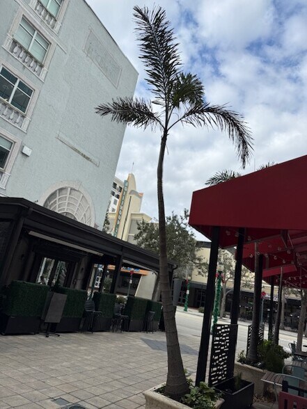 1990 Main St, Sarasota, FL à louer - Photo de l’immeuble – Image 2 sur 29