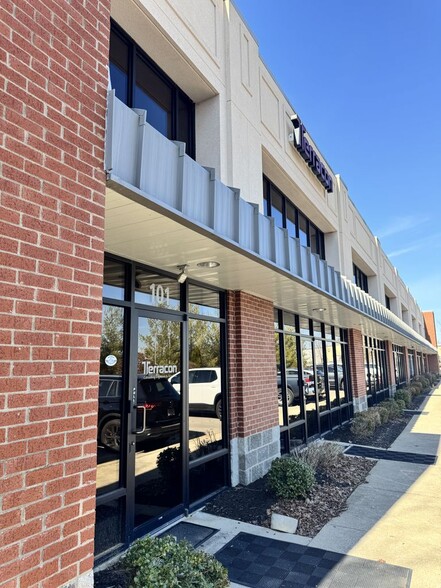 13050 Eastgate Park Way, Louisville, KY à louer - Photo de l’immeuble – Image 1 sur 12