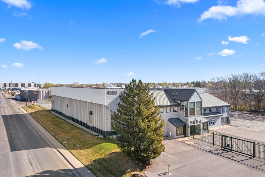4550 S Windermere St, Englewood, CO à vendre - Photo de l’immeuble – Image 1 sur 12