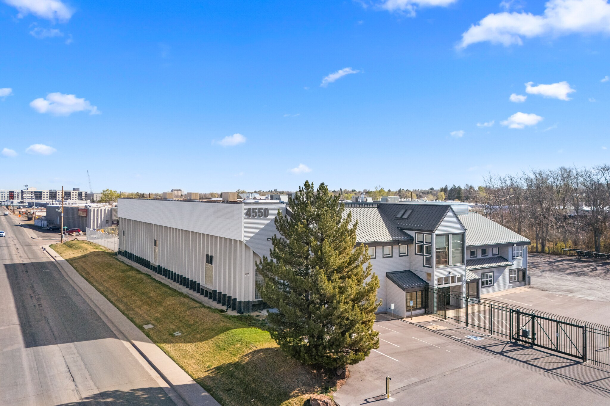 4550 S Windermere St, Englewood, CO à vendre Photo de l’immeuble– Image 1 sur 13