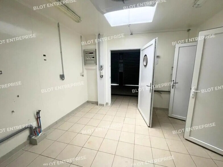 Local d'activités dans Lanvollon à vendre - Photo intérieure – Image 3 sur 6