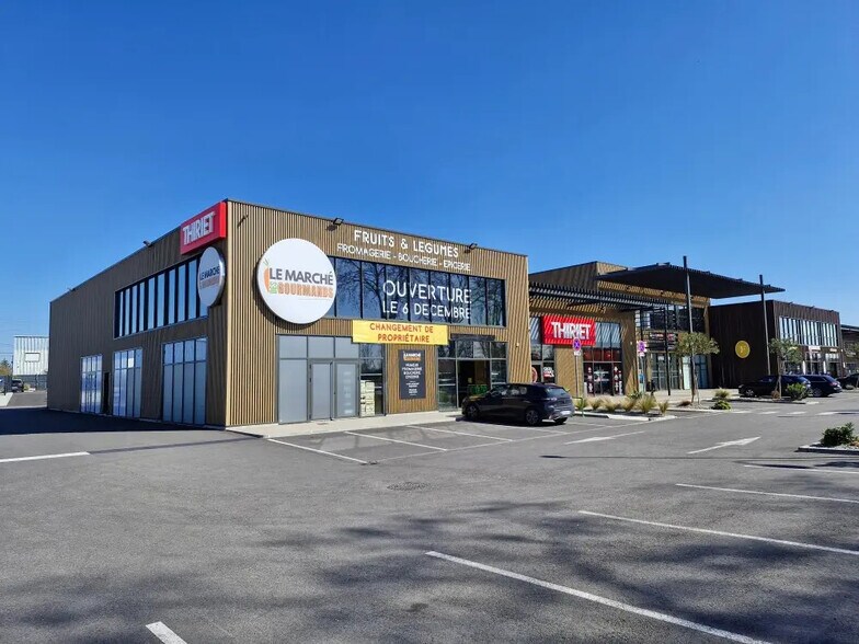 161 Route De Paris, Fenouillet à louer - Photo de l’immeuble – Image 2 sur 4