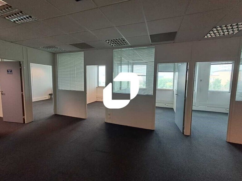 Bureau dans Asnieres Sur Seine à vendre - Photo intérieure – Image 3 sur 7