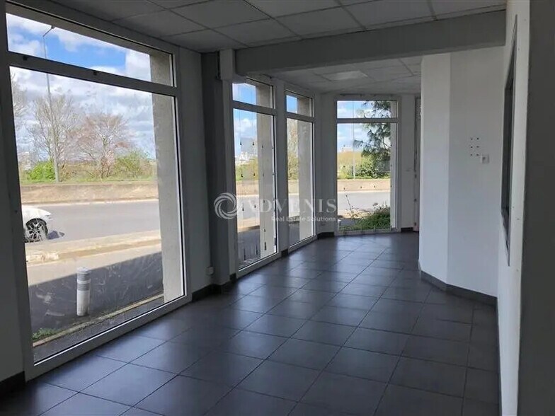6-008 Avenue De L'Alouette, Tours à vendre - Photo de l’immeuble – Image 1 sur 8