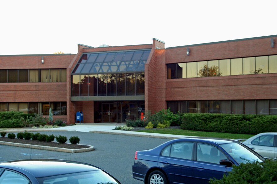 100 Granite Dr, Media, PA à louer - Photo de l’immeuble – Image 2 sur 7