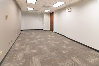 1821 Walden Office Sq, Schaumburg, IL à louer Photo intérieure– Image 1 sur 8