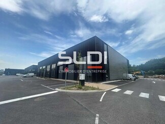 Plus de détails pour Local d'activités à louer