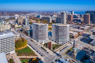 330 E Kilbourn Ave, Milwaukee, WI - Vue aérienne vue de carte - Image1