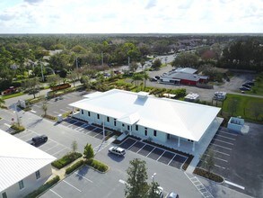 1111 SE Indian St, Stuart, FL - Vue aérienne vue de carte - Image1