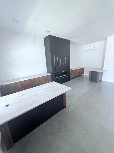 6805 Benjamin Rd, Tampa, FL à louer - Photo de l’immeuble – Image 3 sur 11