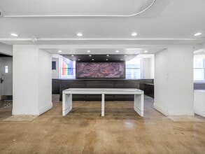 378 Yonge St, Toronto, ON à louer Photo de l’immeuble– Image 1 sur 10