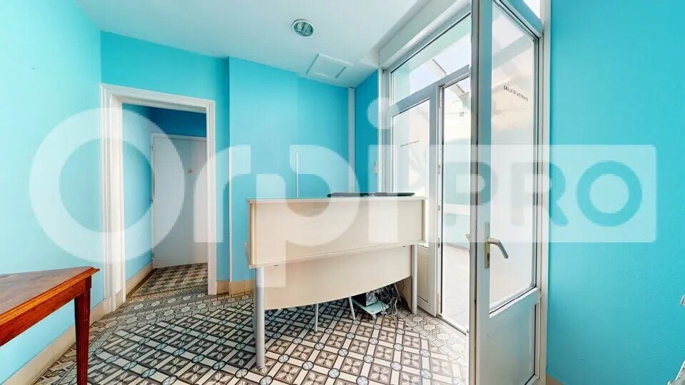 Local d'activités dans Arras à vendre - Photo de l’immeuble – Image 2 sur 12