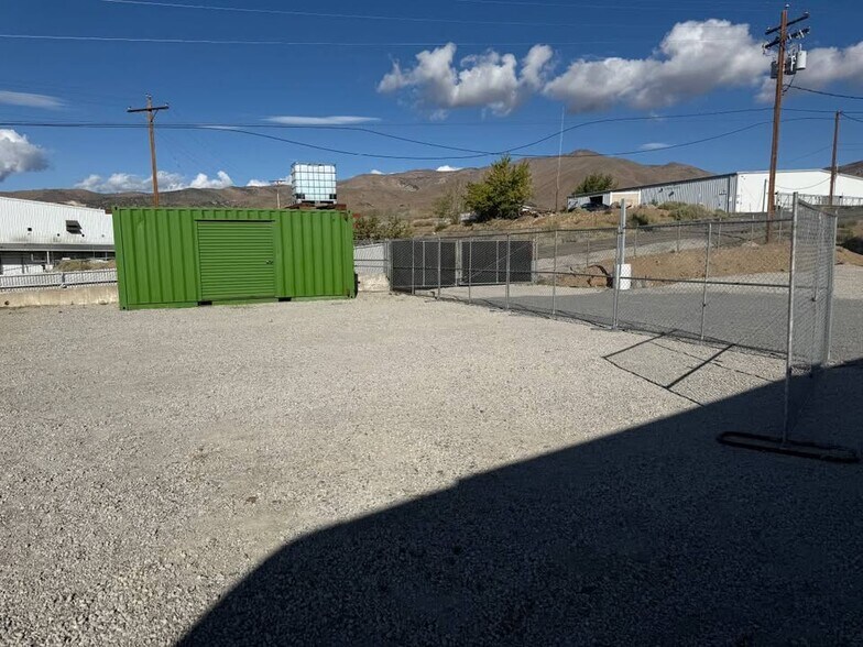 25 Bruce Way, Mound House, NV à louer - Photo de l’immeuble – Image 2 sur 6