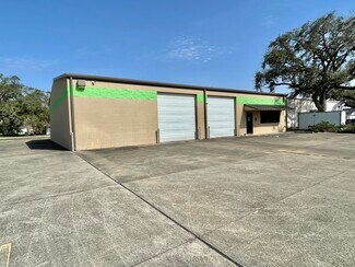 Plus de détails pour 500 E Plantation Dr, Clute, TX - Industriel/Logistique à vendre