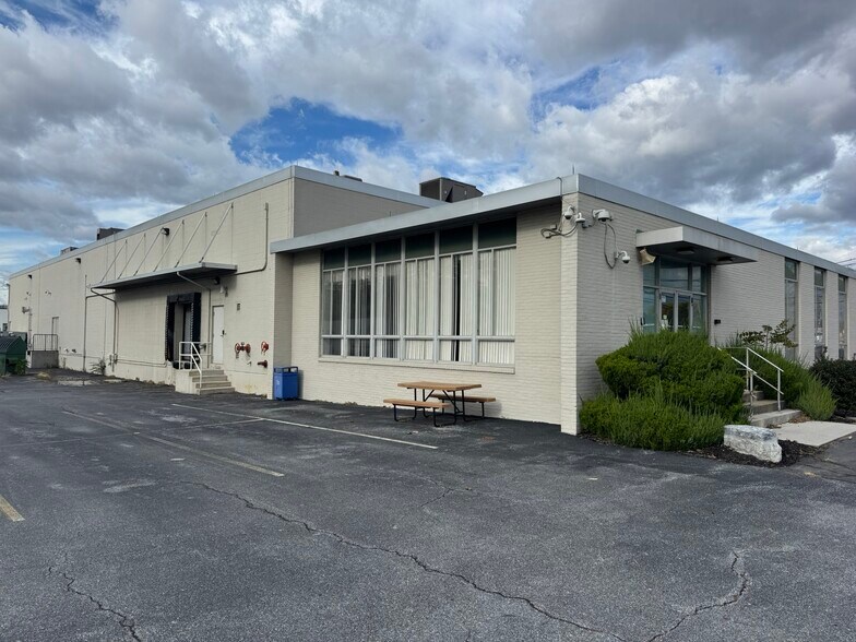 433 Railroad Ave, Shiremanstown, PA à louer - Photo principale – Image 1 sur 7