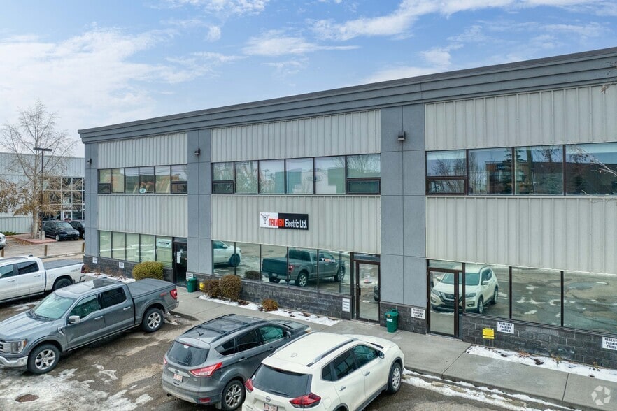 4351 104th Ave SE, Calgary, AB à vendre - Photo de l’immeuble – Image 2 sur 14