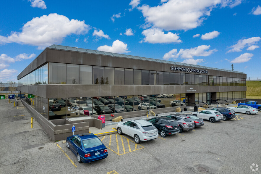 4000 Glenmore Crt SE, Calgary, AB à louer - Photo principale – Image 1 sur 9