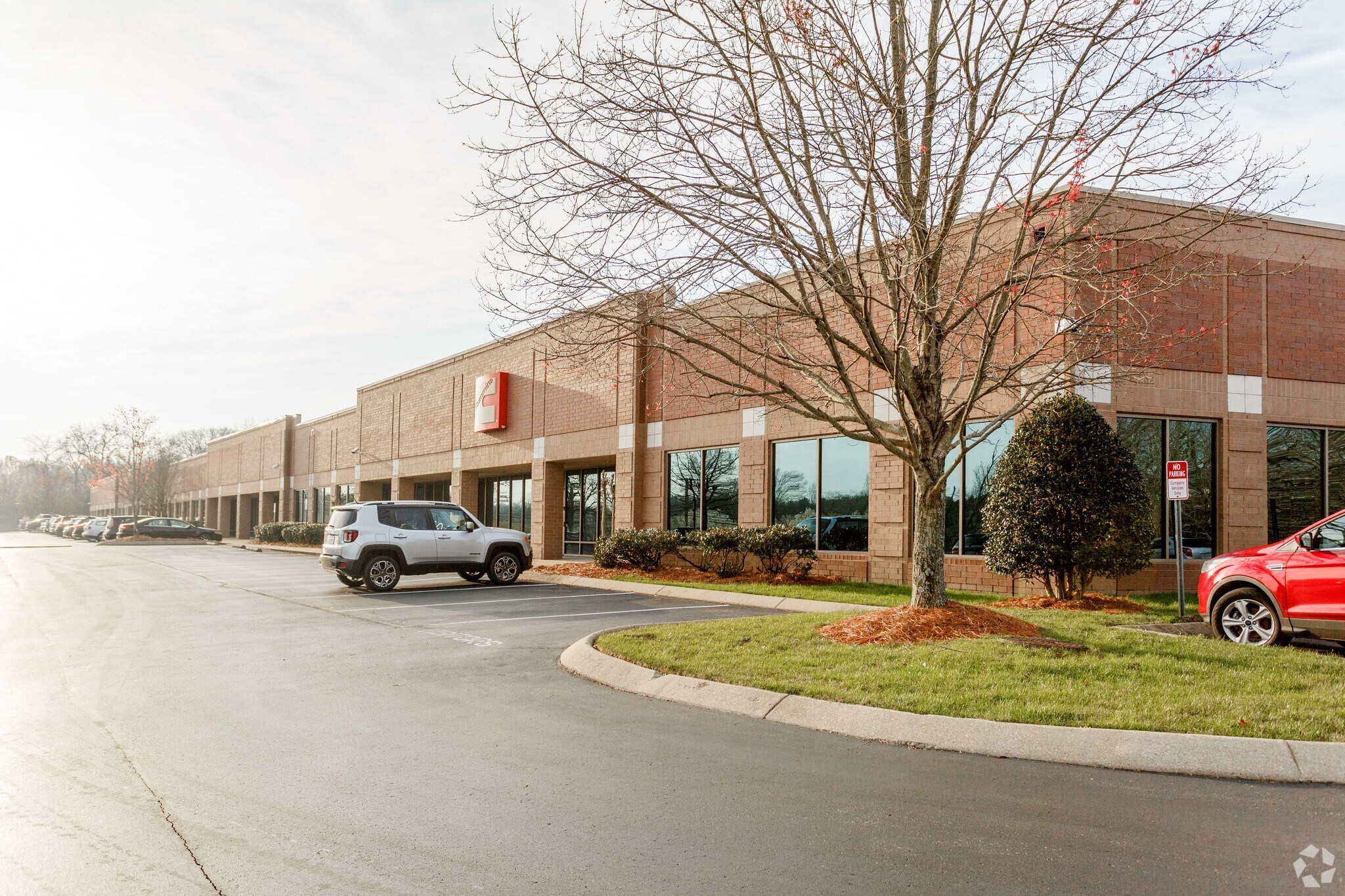 2957 Elm Hill Pike, Nashville, TN à louer Photo principale– Image 1 sur 3
