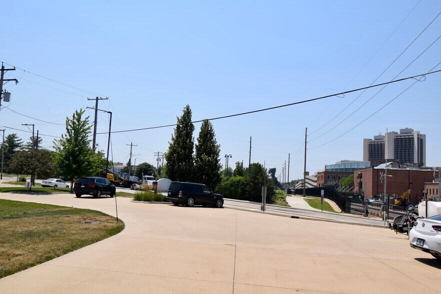 208 Parkinson St, Normal, IL à vendre - Photo de l’immeuble – Image 3 sur 10