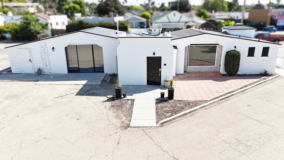 111 S Dos Caminos Ave, Ventura, CA à louer - Photo de l’immeuble – Image 3 sur 23