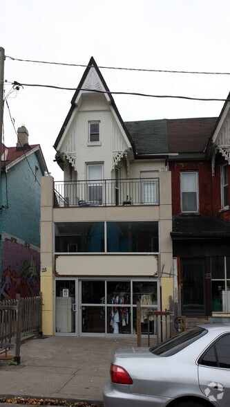 25 Kensington Ave, Toronto, ON à vendre - Photo de l’immeuble – Image 2 sur 2